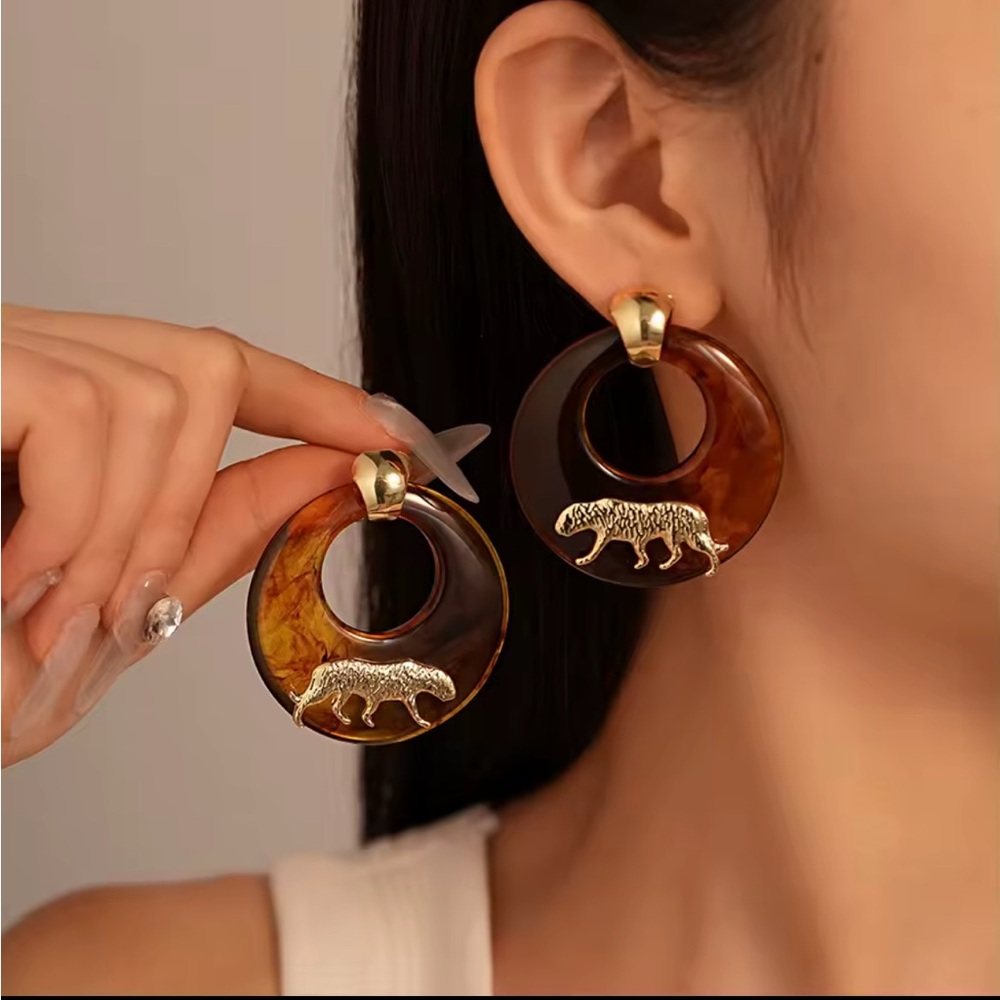 Elegant Brown Hoop Earrings with Gold Accent